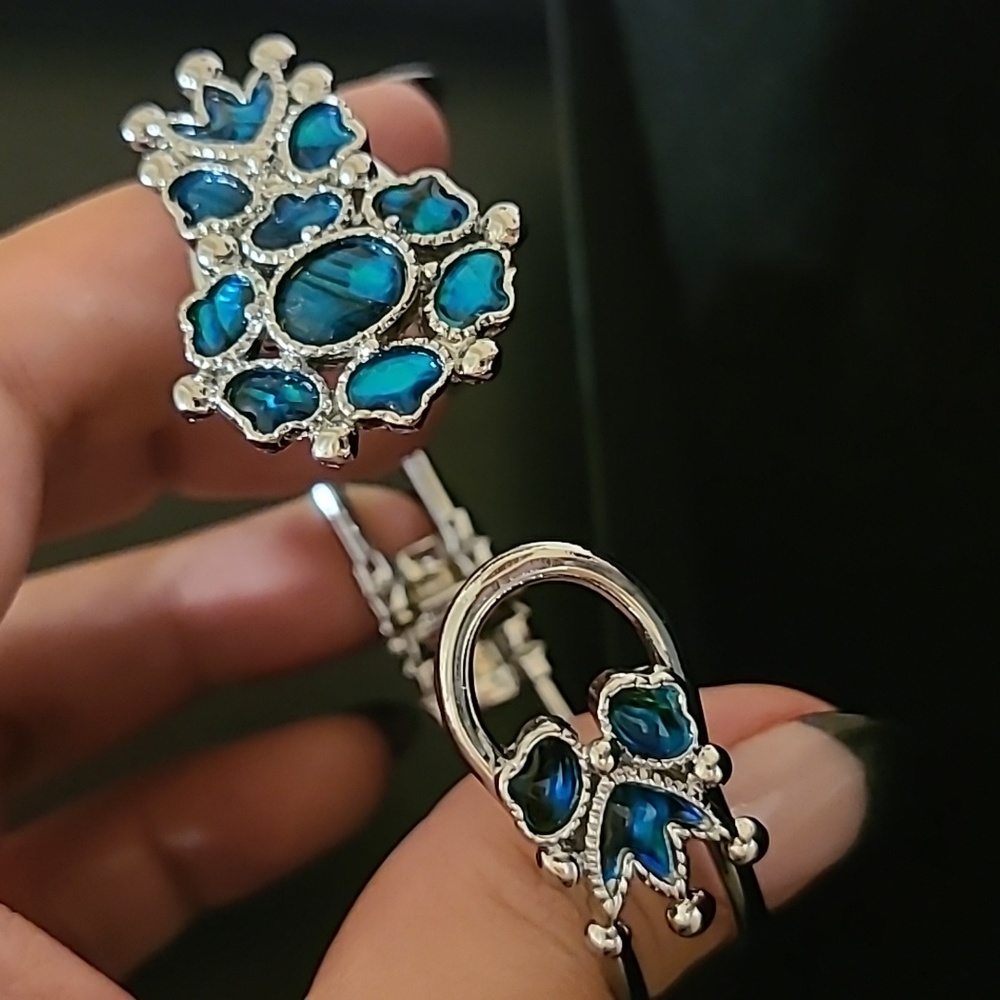 Abalone bangle bracelet - Picture 3 of 6